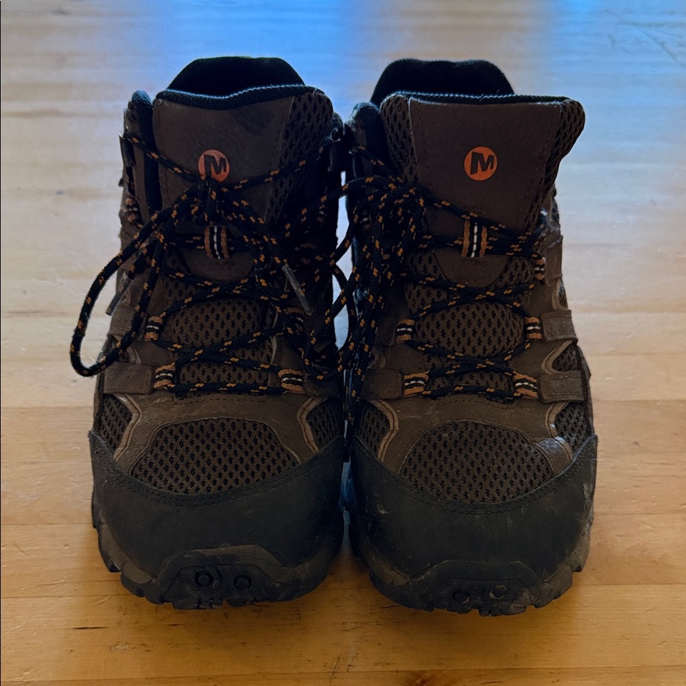 Merrell Brown and Black Hiking Boots Big Boy Size 7